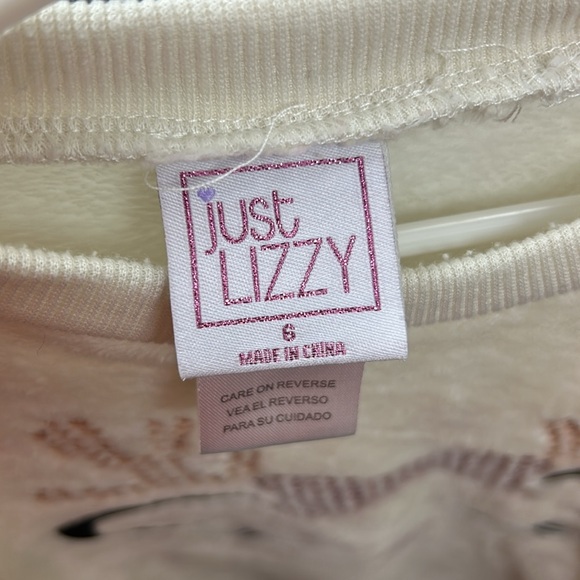 JUST LIZZY Girls Fuzzy White Sweatshirt Sequin Reindeer Size 6 - Picture 3 of 4